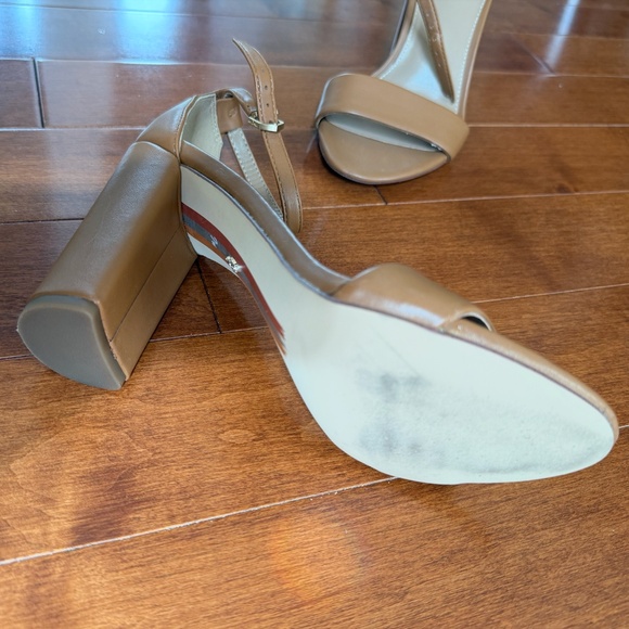 Sam Edelman - Yaro Block Heel Sandal (WIDE) - Picture 7 of 9